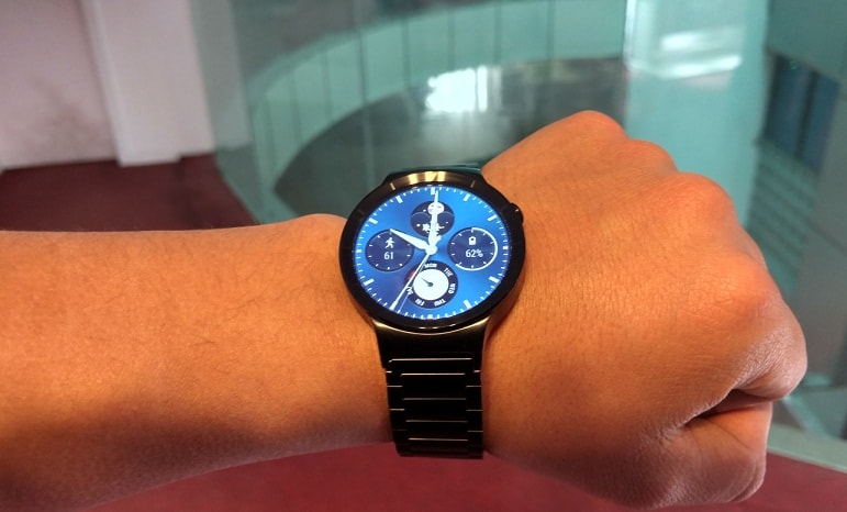 Huawei Watch Review: The best Android Wear of 2015, but..