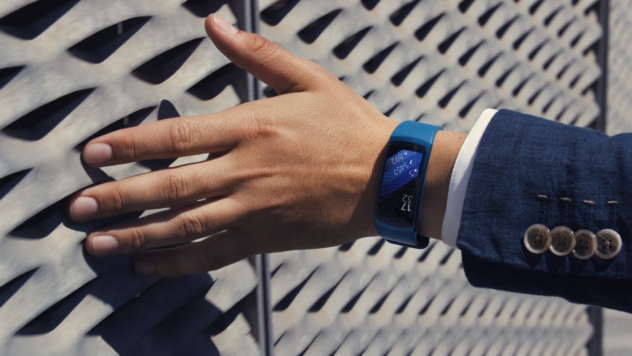 Samsung Gear Fit 2 with 1.5-inch display, Heart-rate tracker Launched