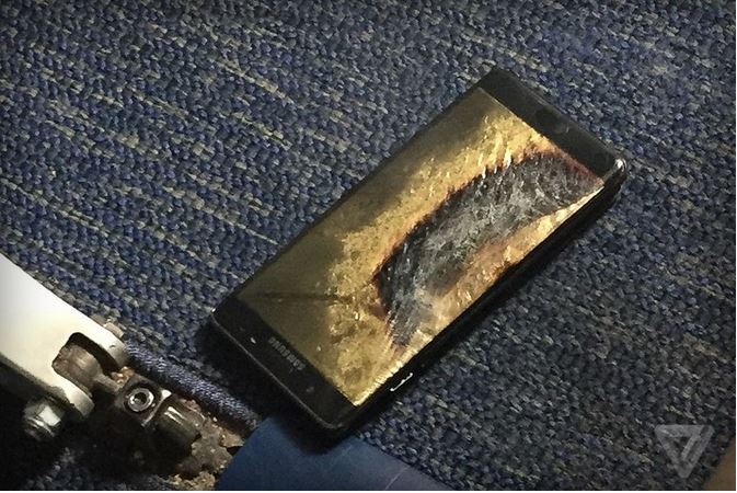 Replaced Samsung Galaxy Note 7 catches fire in an airplane