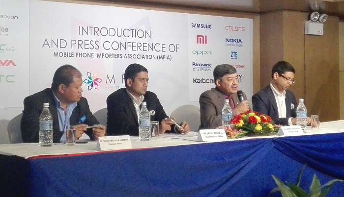 Mobile Phone Importers Form an Association in Nepal
