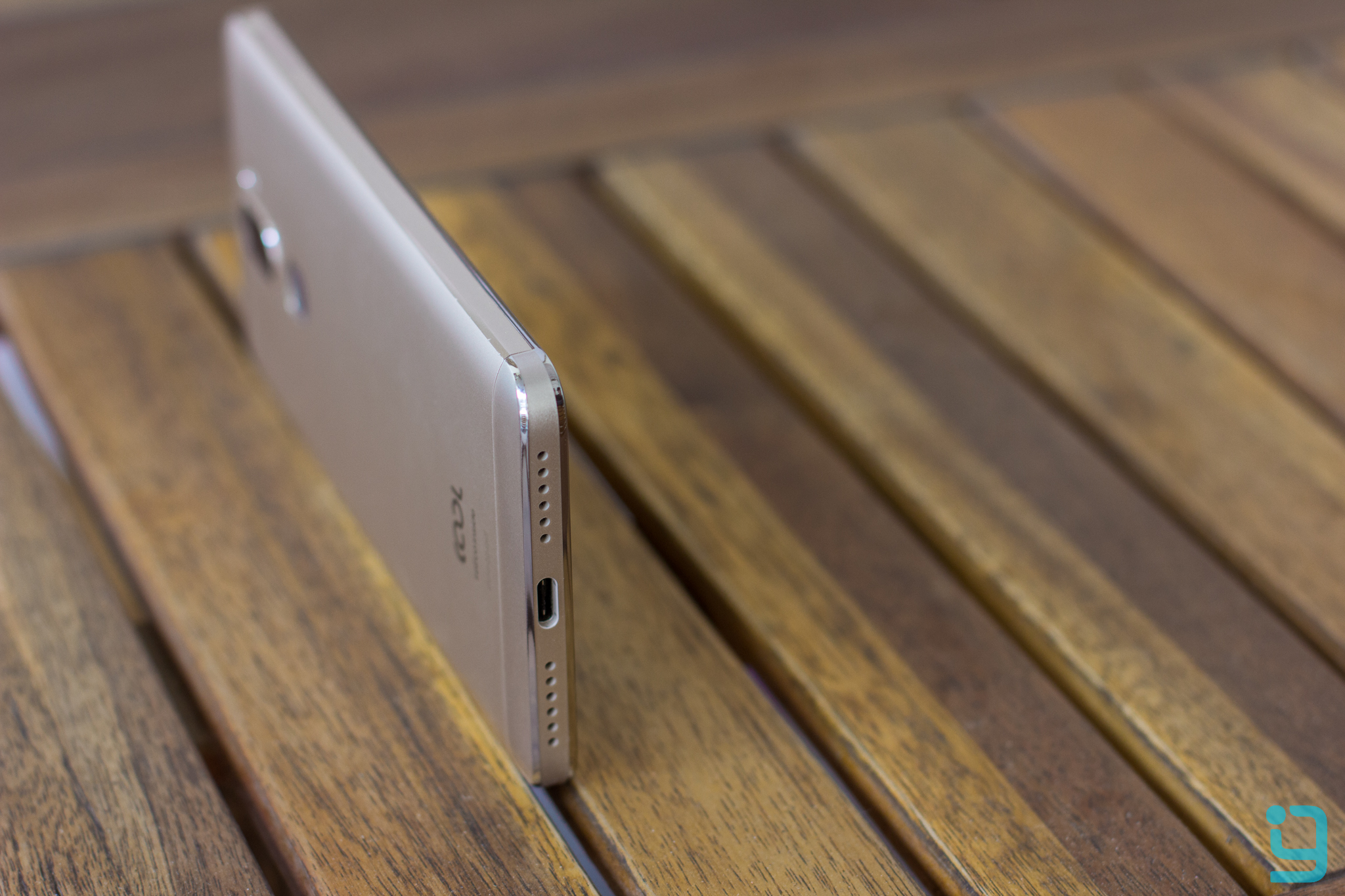 Coolpad Cool1 dual Side View