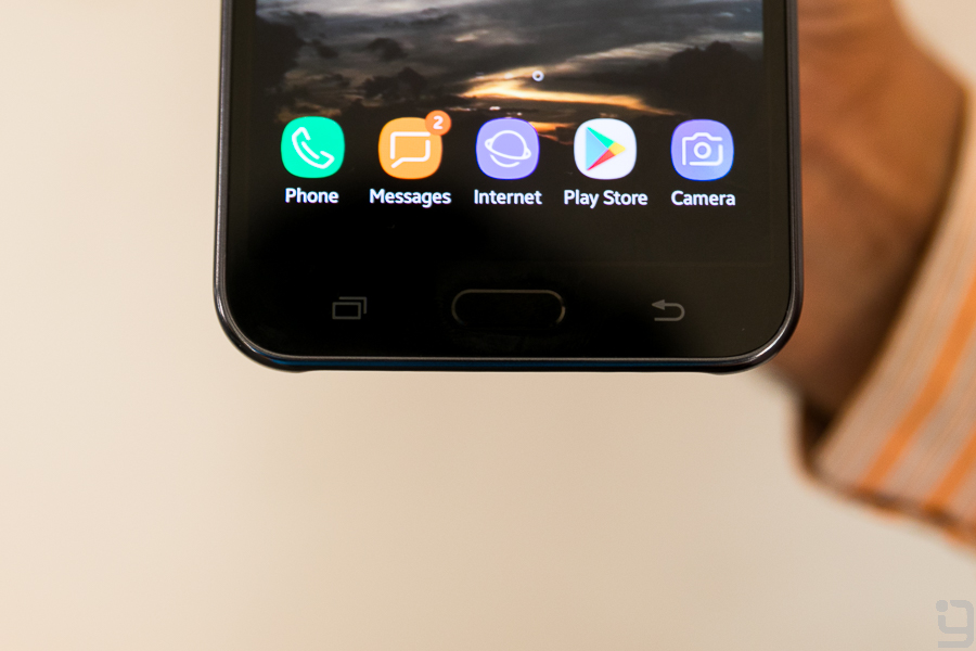 Samsung Galaxy J7 Nxt buttons