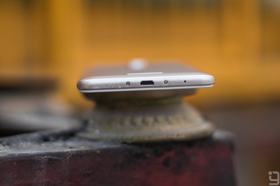 Colors P85+ Selfie Pro buttons