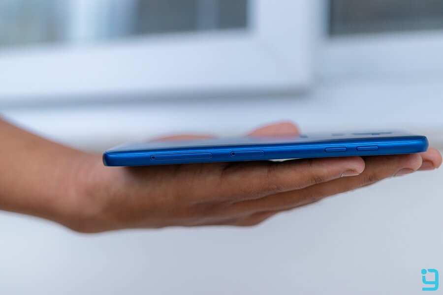 samsung galaxy j8 slots