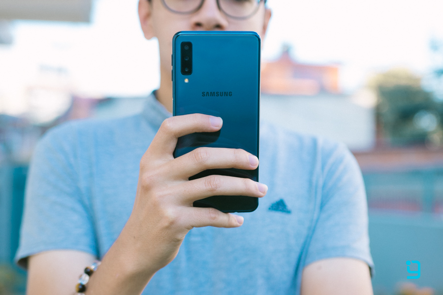 samsung galaxy a7 2018 design feel