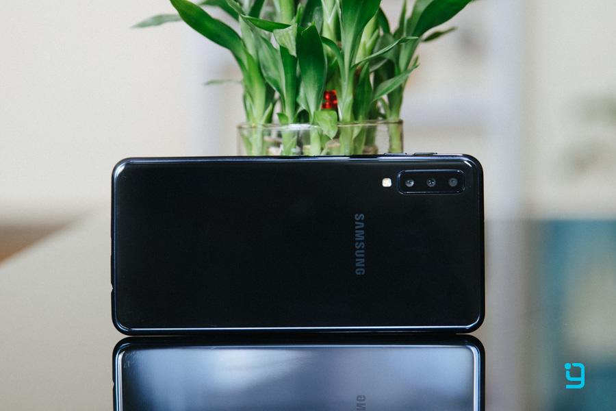 samsung galaxy a7 2018 design