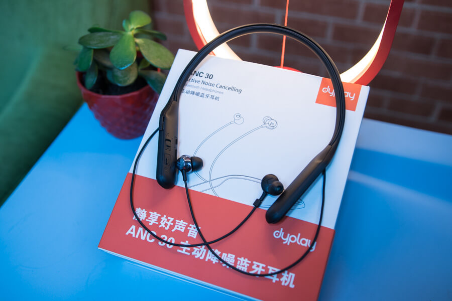 dyplay anc 30 headphones package