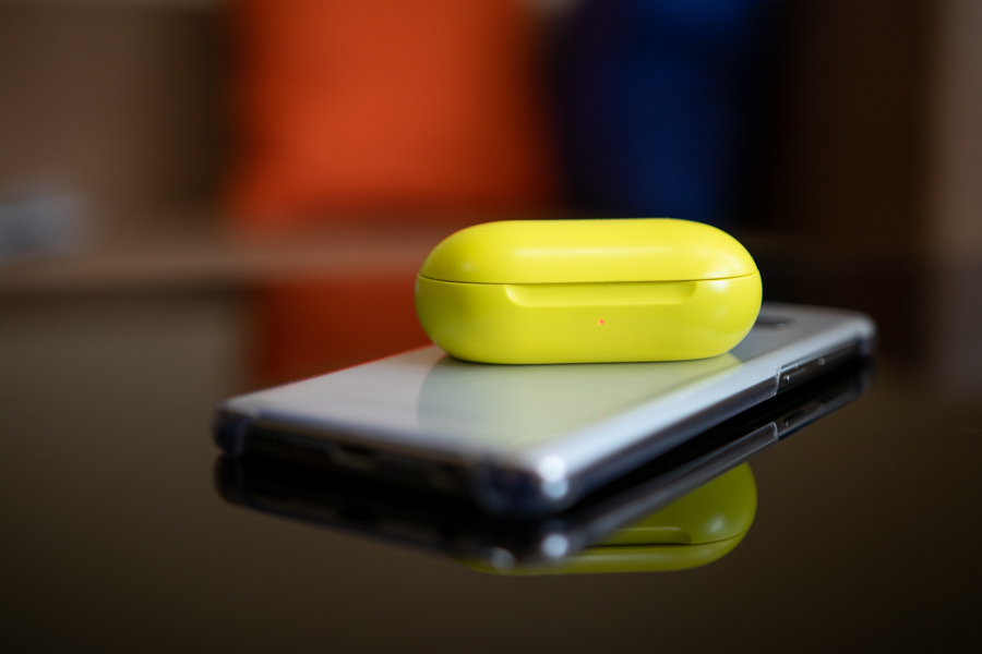 Samsung Galaxy Earbuds Samsung Galaxy S10 Plus Power Share