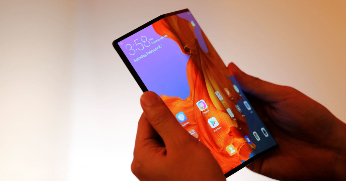 Huawei Executive seen using the Mate X, hinting September release date