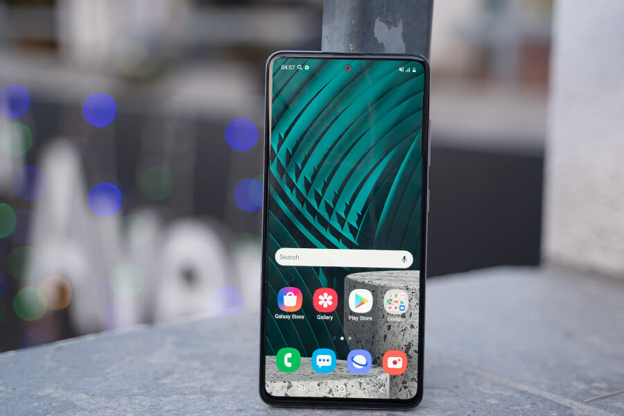 Samsung Galaxy A51 display AMOLED