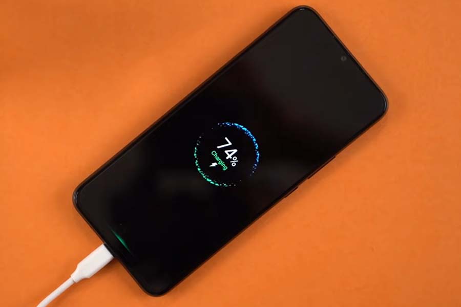 Hot 10 Play - Charging