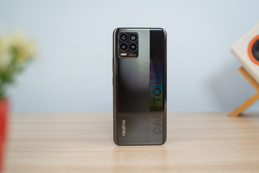 Realme 8 - Design