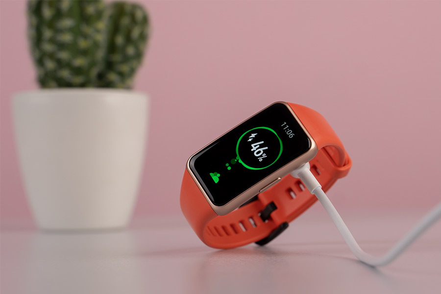 Huawei Band 6 - Charging