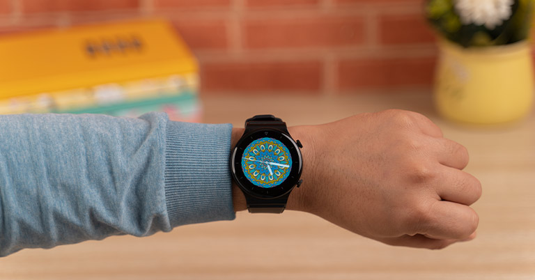 AQFiT W9 Review: A Fun Budget Smartwatch