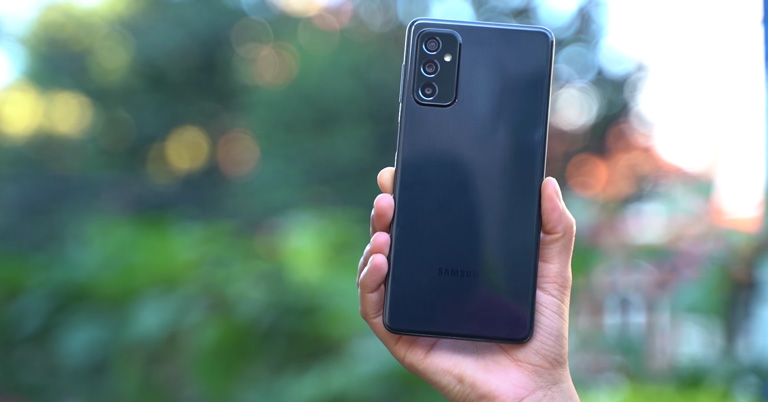 Samsung Galaxy M52 5G Review: Less Is More