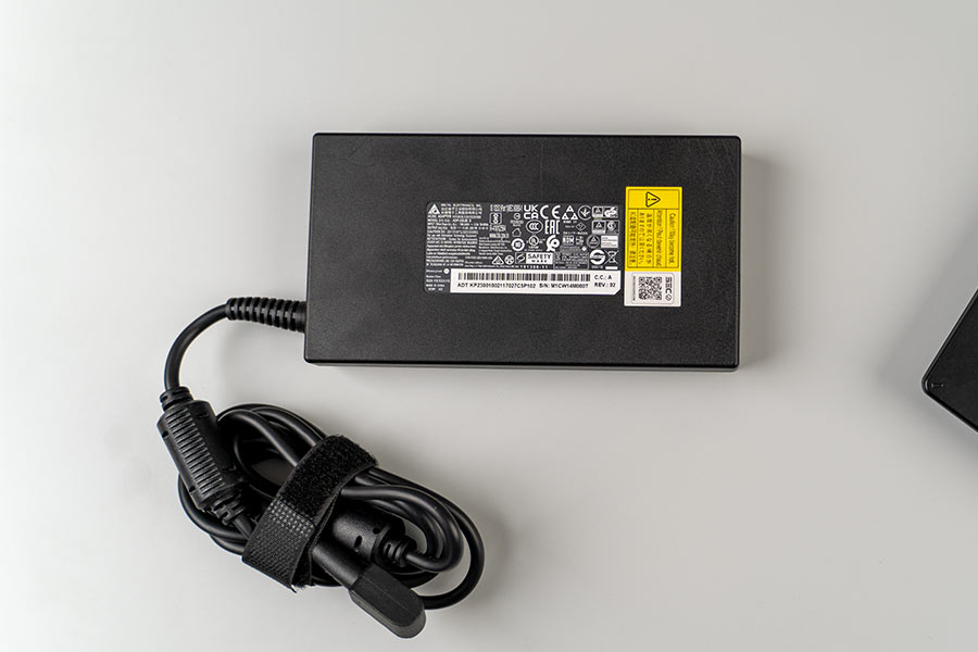 AcerPredatorHelios 300 2021 - Charger