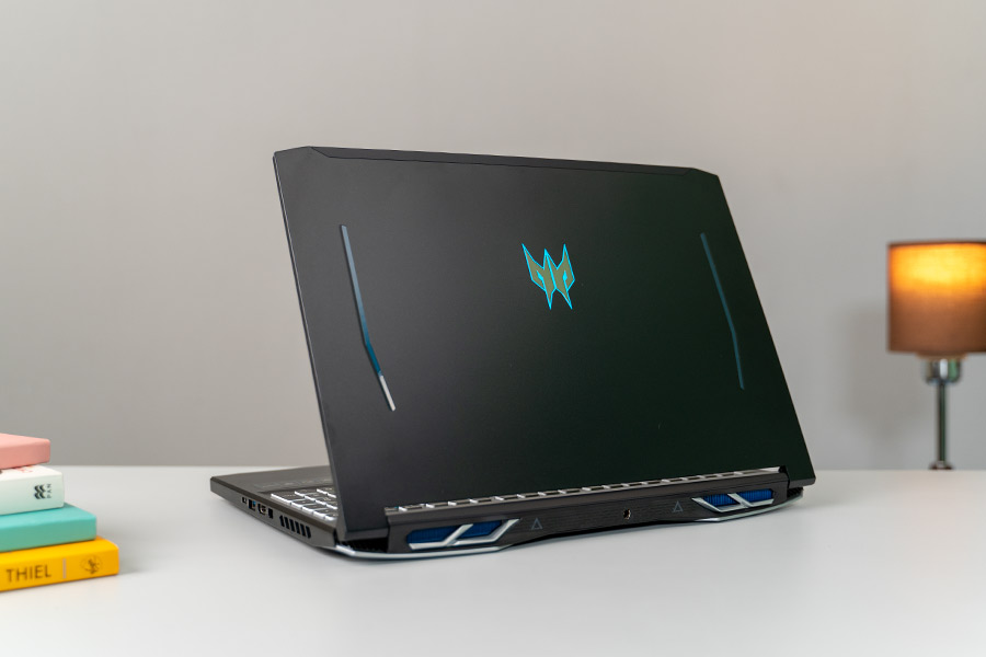 Acer Predator Helios 300 2021 - Design