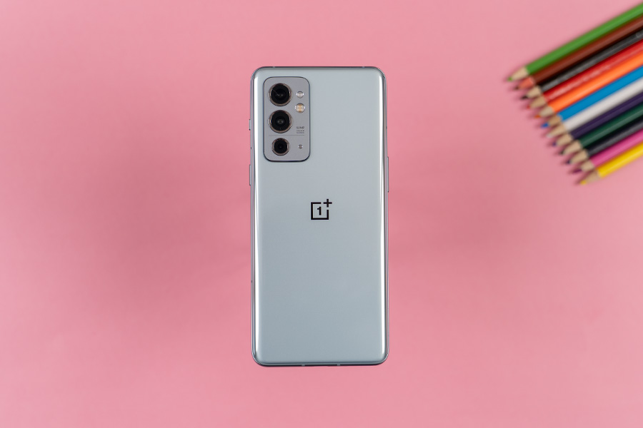 OnePlus 9RT Design