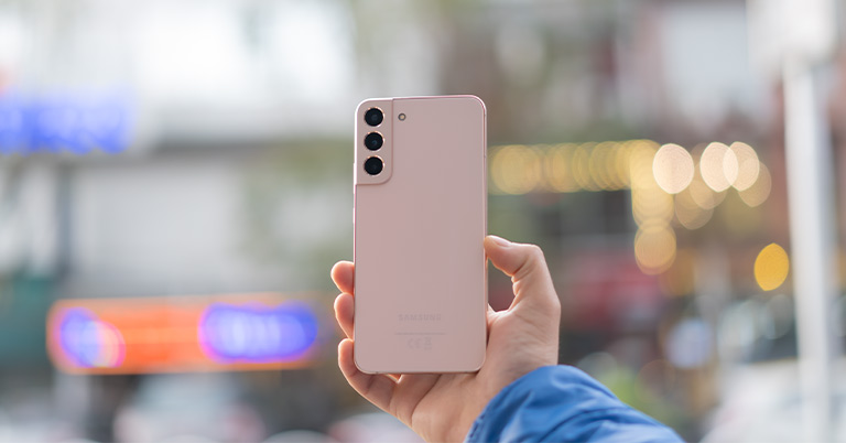 Samsung Galaxy S22+ Review: In The Ultra's Shadows