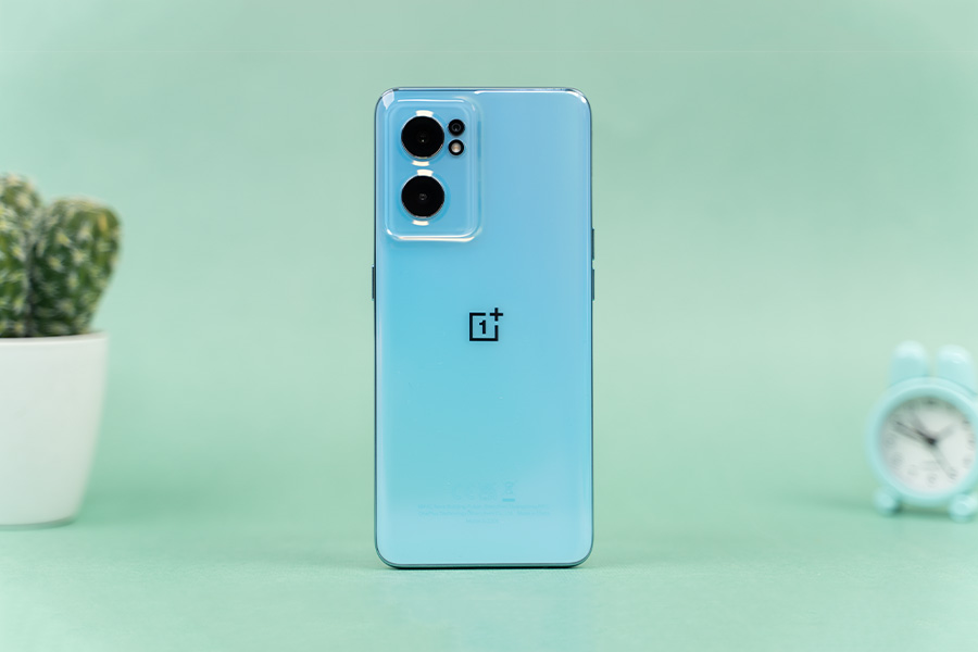 OnePlusNordCE2 Design