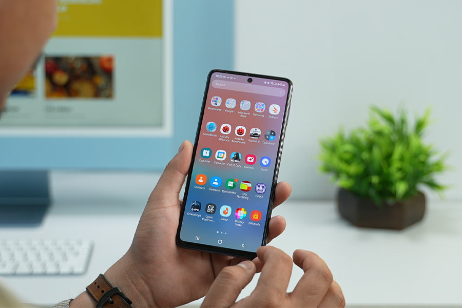 Samsung Galaxy M53 - UI
