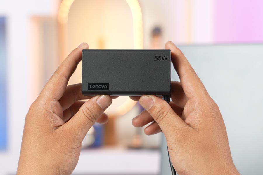 Lenovo Yoga 9i 2023 Left Ports