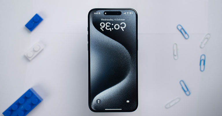 iPhone 15 Pro Max Display