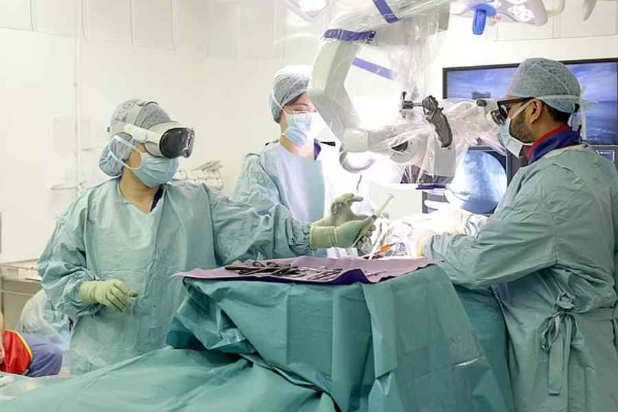 Apple Vision Pro Surgery