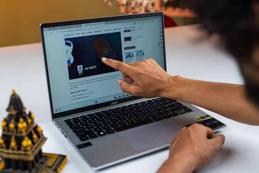 Acer Swift Go 14 2024 Review - touch screen