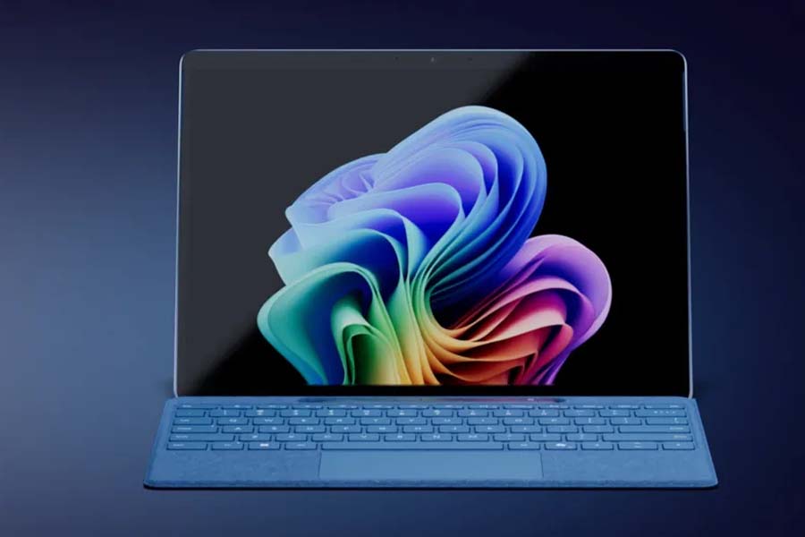 Surface 11 Pro Display