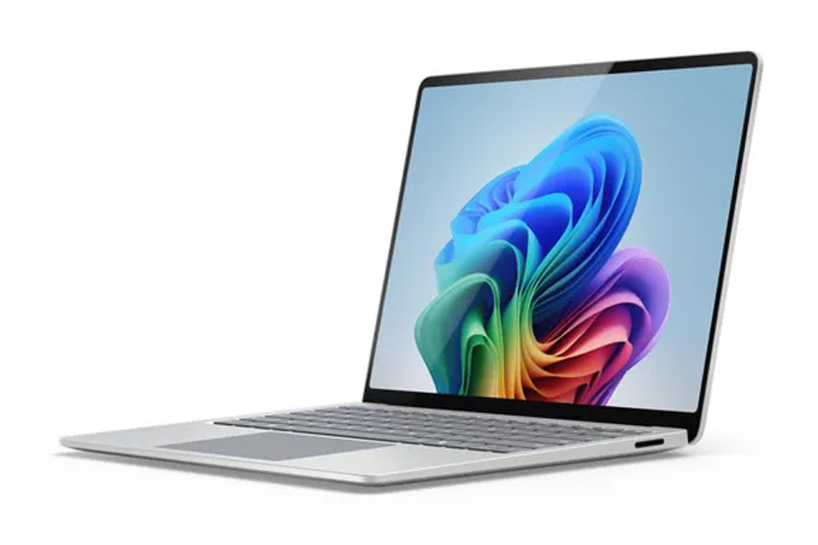 Surface Laptop 7 Display