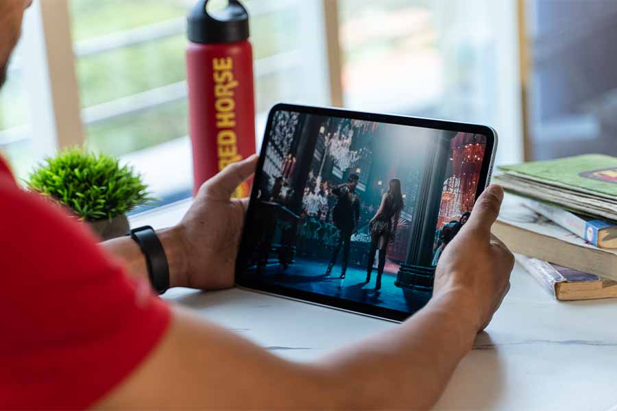 iPad Pro M4 Video Playback