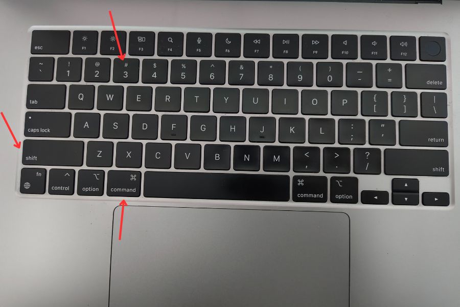 How to take screenshot on Macbook