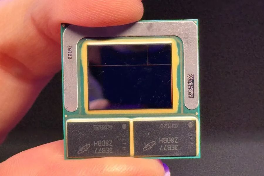 Intel Lunar Lake Chip