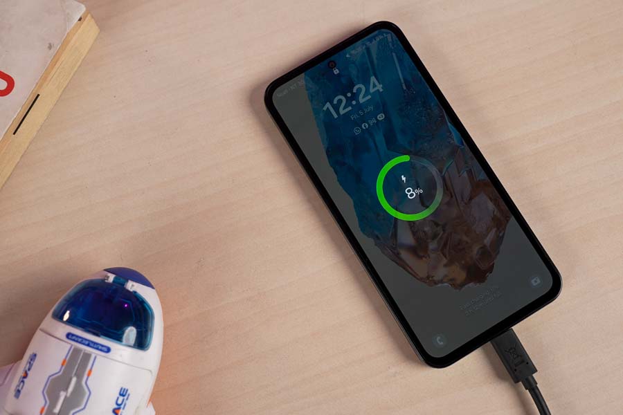 Samsung Galaxy M35 battery and charging