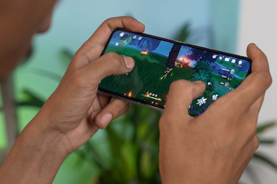 Samsung Galaxy Z Flip 6 gaming