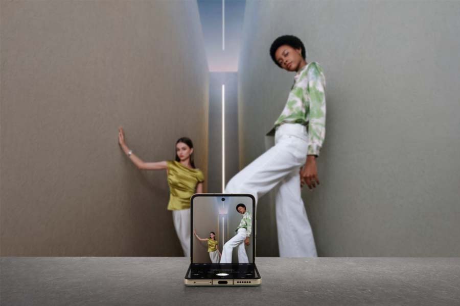 Tecno Phantom V Flip2 Display and Design