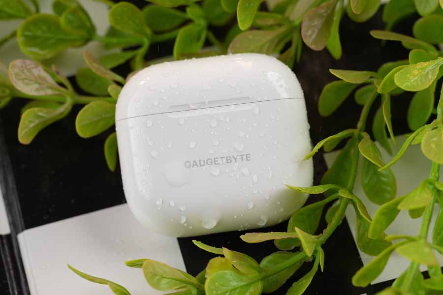 Apple AirPods 4 - Charging case