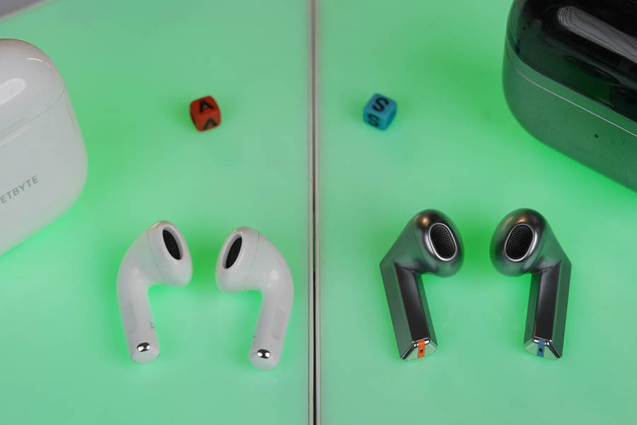 AppleAirPods4 and Galaxy Buds 3 - Design