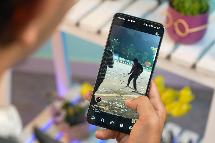 Honor X7c Review - social media