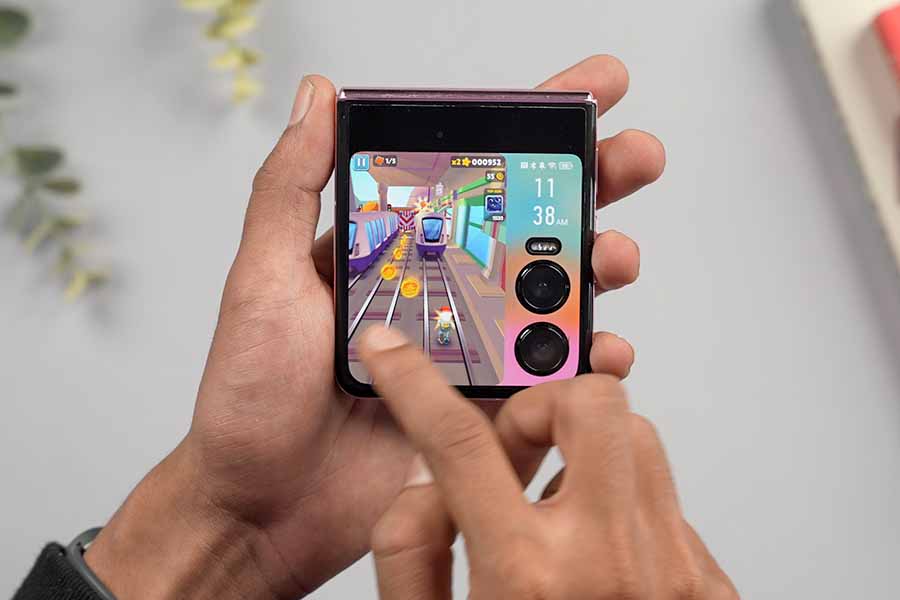 Infinix Flip Zero Outer Display