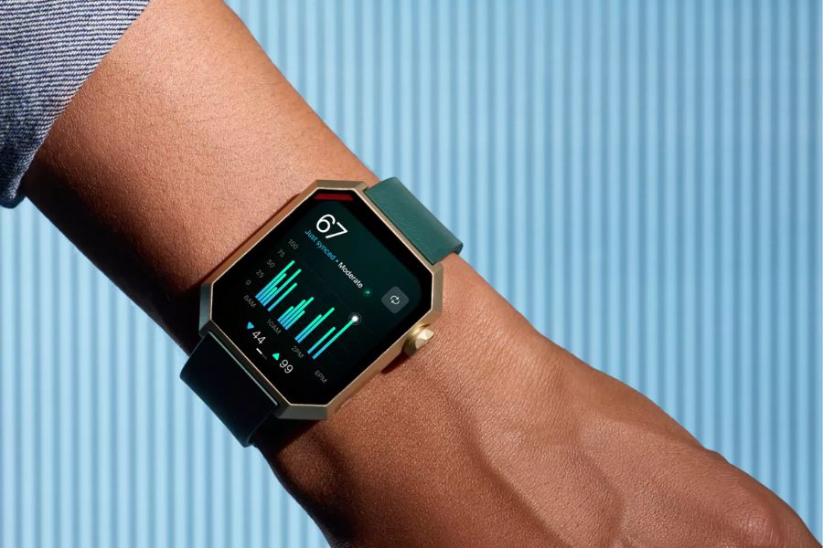 Layers Anarc Smartwatch Health Tracking