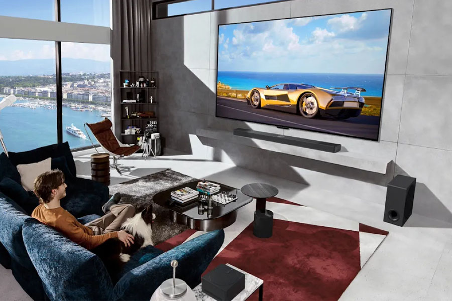 LG 2025 QNED EVO TV Display