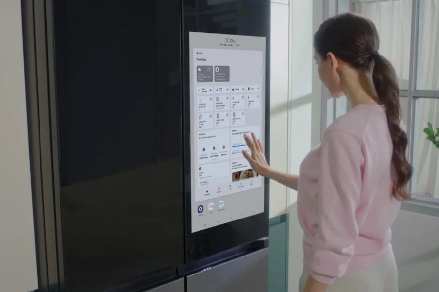 Samsung's AI fridge