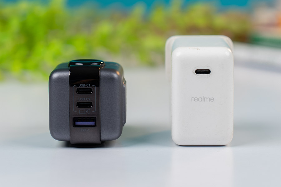 Ugreen RoboGaN 65W Charger vs Realme 65W PD Charger
