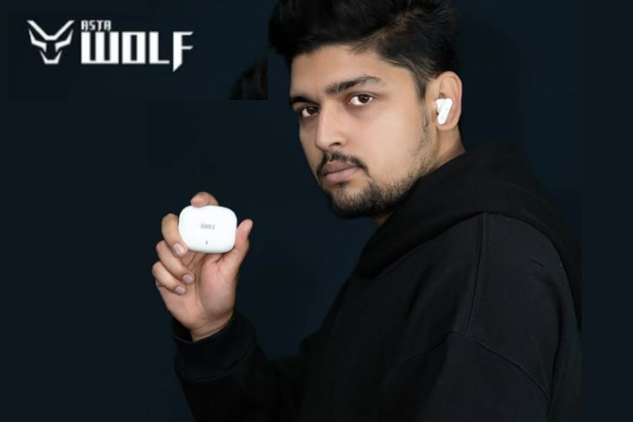 Asta Wolf Fang feature