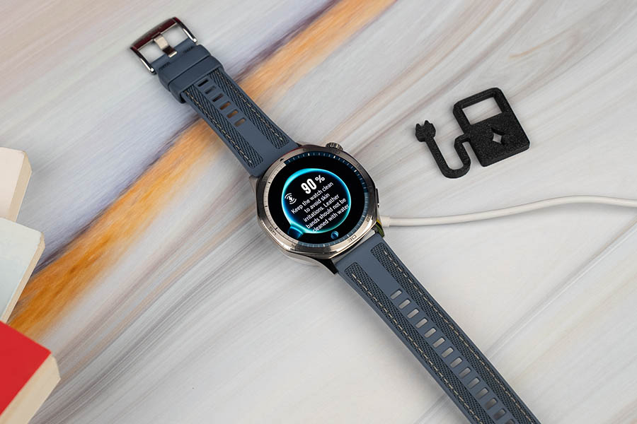 Huawei Watch GT 5 Pro - Charging