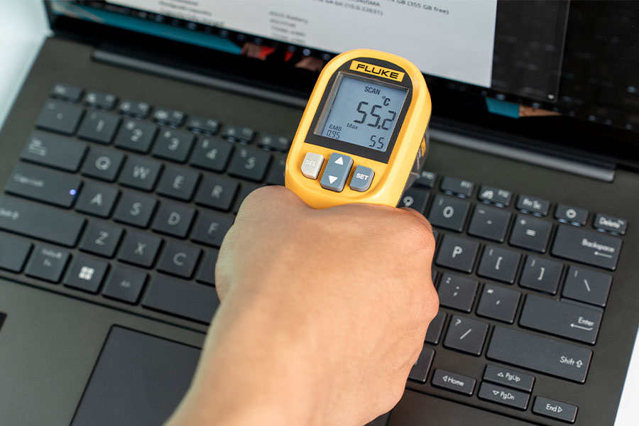 Asus Zenbook Q415MA- Temp3