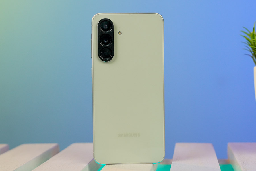 Samsung Galaxy A56 Review - design
