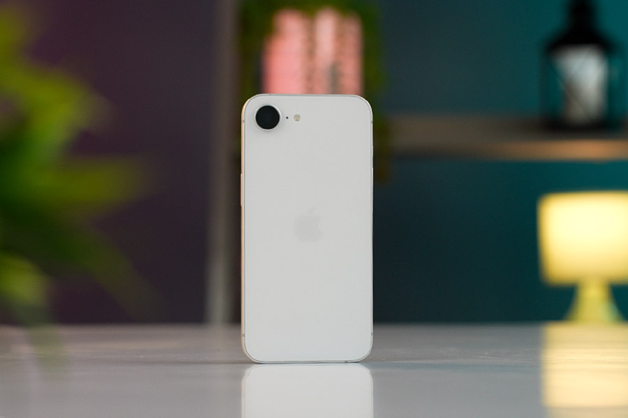 iphone 16e design